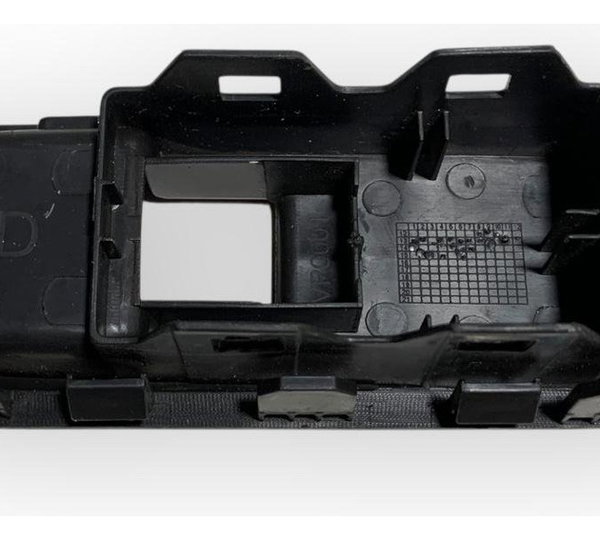 Moldura Botão Vidro Traseiro Direito Chevrolet Onix 2015