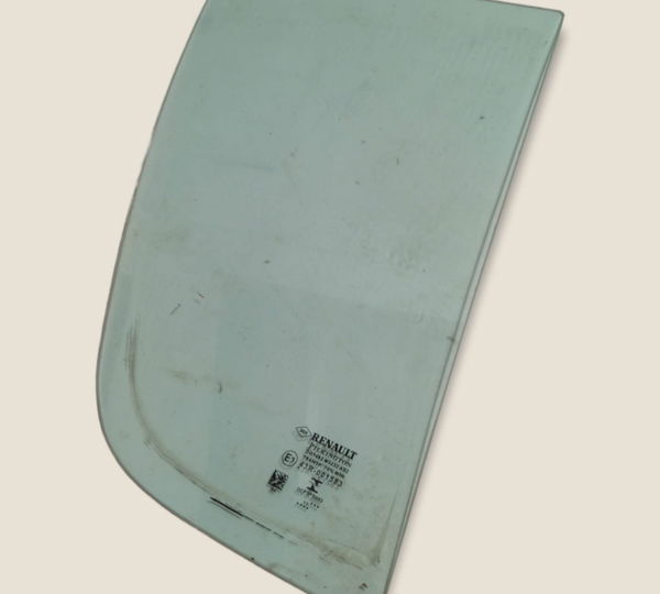 Vidro Vigia Traseiro Direit Renault Stepway Sandero 2014 (g)