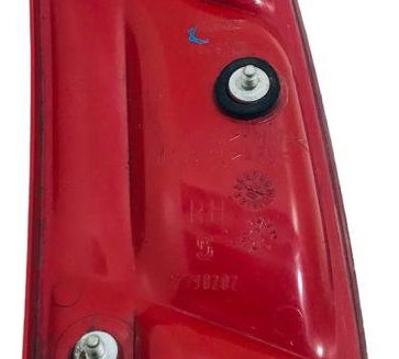 Lanterna Tampa Traseira Lado Direito Fiat Siena  06 46846705
