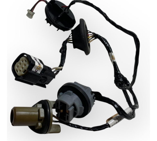 Chicote Lanterna Esquerda C/led Chevrolet Onix 2021