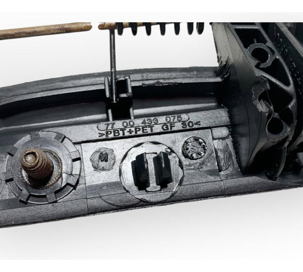 Maçaneta Externa Traseira Esquerda Renault Clio 2010