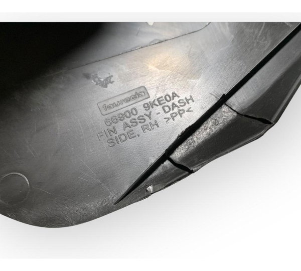Soleira Interna Dianteira Direita Nissan Versa 2019