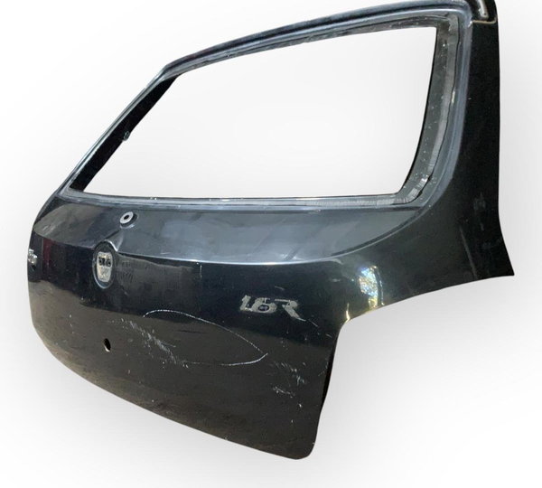 Tampa Traseira Fiat Palio  1.8 R 2009 2010
