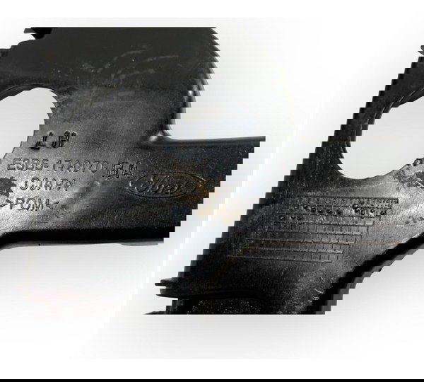 Guia Parachoque Dianteiro Esquerdo Ford Ka 15/18 E3b517a870b