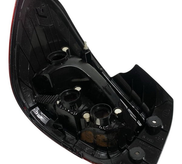 Lanterna Traseira Dreita Kwid 18/23