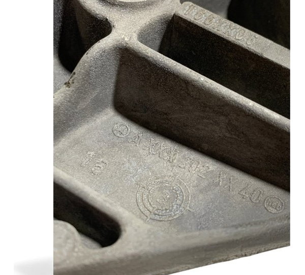 Suporte Do Alternador Mercedes A160/190 1999/2005