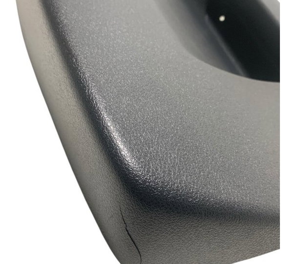 Puxador Tampa Porta Malas Sandero 2016/2017 (detalhe)