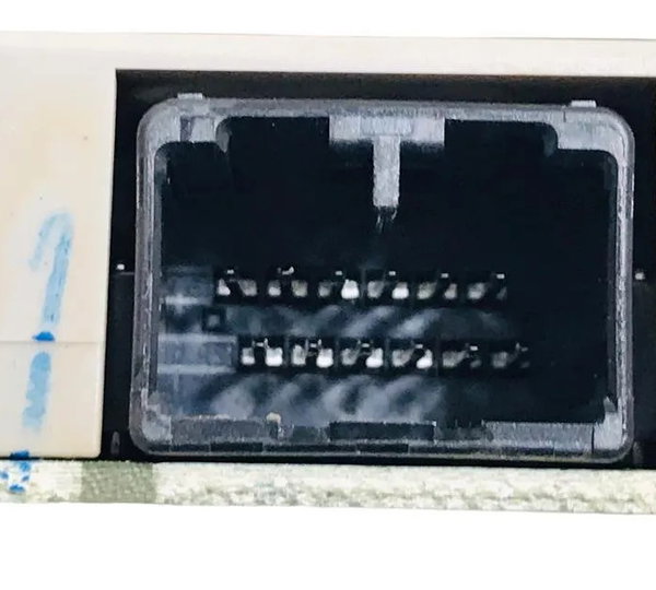 Luz Traseira / Botão Do Ar Teto L200 Sport Hpe-s 2.4 20/21