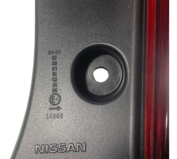 Lanterna Traseira Direita Nissan March 2011/2014 Original Direito/passageiro Vermelha E Transparente