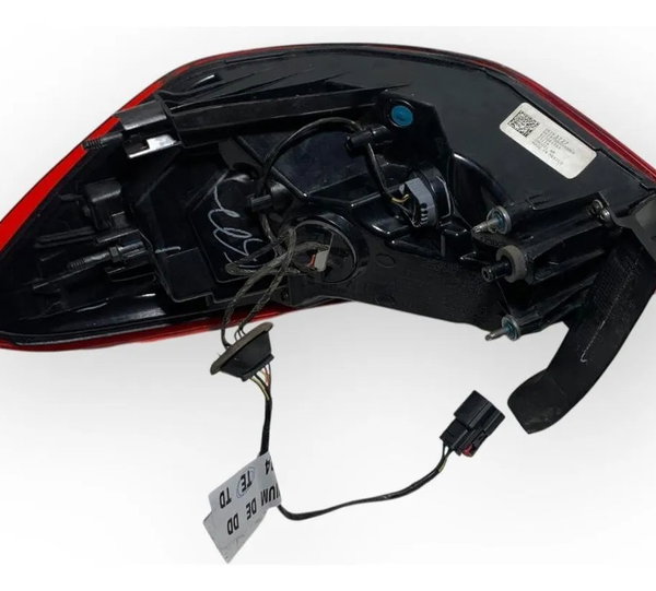 Lanterna Led Traseira Esquerda Chevrolet Onix Plus 2020/2024 Esquerdo/motorista Vermelho
