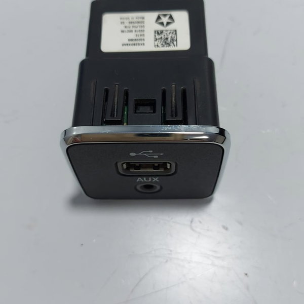 Entrada Usb Aux. Fiat Toro 2017 Cx503 Preto