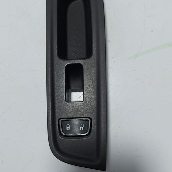 Moldura Botão Vidro E Trava Diant Dir Fiat Toro 2017 Cx503