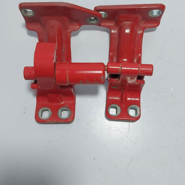 Dobradiça Da Tampa Traseira Lado Direito Toro Volcano Cx505