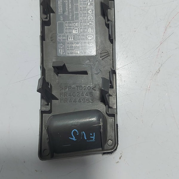 Tampa Caixa Fusíveis Pajero Full 2001/2004 Mr444953 Cx514