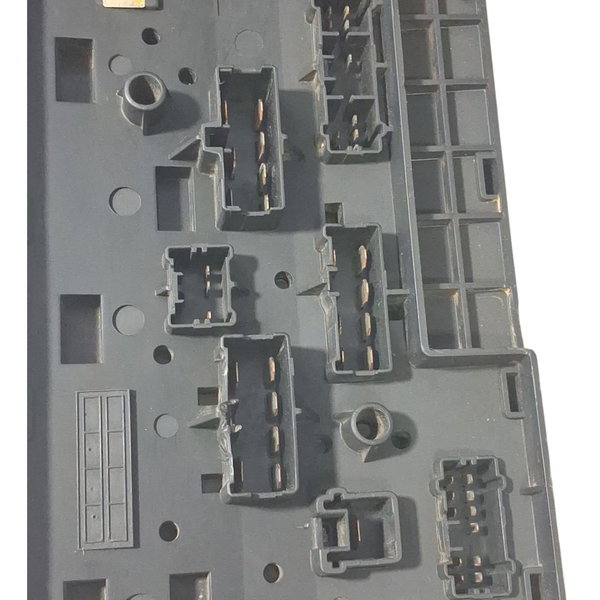 Caixa Fusível L D Land Rover Discovery 2 Diesel 2002 Cx673