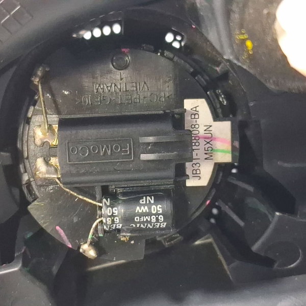 Moldura Retrovisor Int L. D C/auto Falante Ranger 2019 Cx685