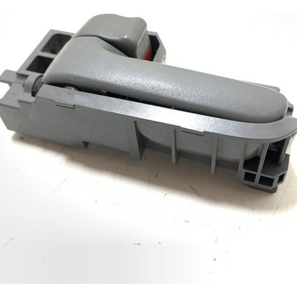 Maçaneta Interna Esquerda Toyota Hilux 05/15 Cx339