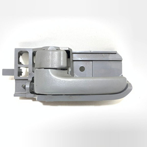 Maçaneta Interna Esquerda Toyota Hilux 05/15 Cx339