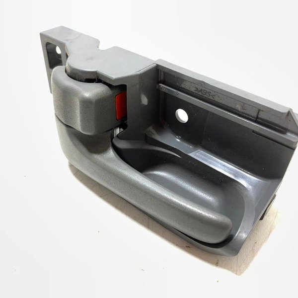 Maçaneta Interna Esquerda Toyota Hilux 05/15 Cx339