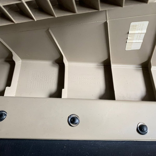 Forro Interno Esquerdo Porta Malas Range Rover Sport 10/12