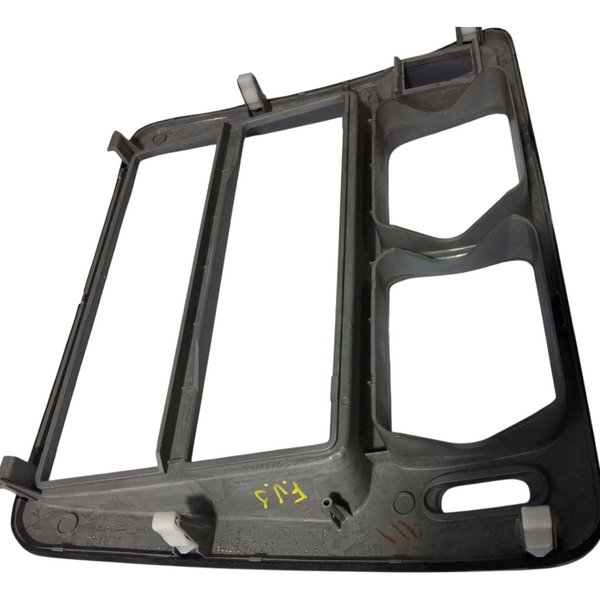 Moldura Central Mitsubishi Pajero Tr4 2.0 2004 Cx699