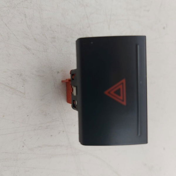 Botão Pisca Alerta Amarok 2.0 2014 Cx117