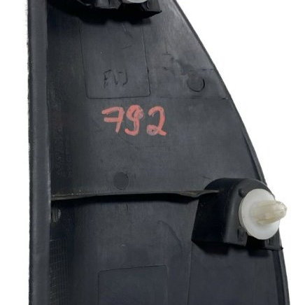 Moldura Interna Retrovisor Direito Volkswagen Amarok Cx364 Preto