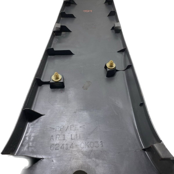 Moldura Interna Coluna B Esquerda Toyota Hilux 05/15