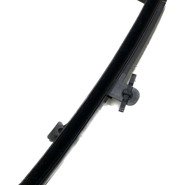 Guia Canaleta Vidro Dianteiro Direito Ford Ecosport Cx362 Preto