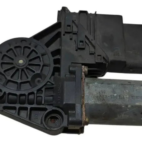 Motor Vidro Tras Esquerdo Vw Passat 1997 A 2000 0130821697