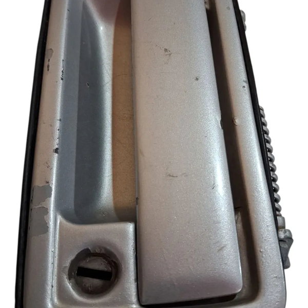 Maçaneta Dianteira Esquerda Gm Blazer S10 96/06 Dianteira