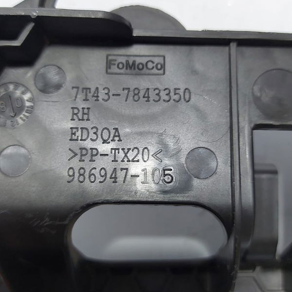 Suporte Maçaneta Dianteira Direita Edge 2010 Cx494 Dianteira