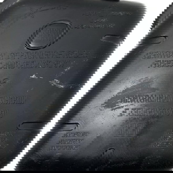 Tampa Caixa Fusiveis Fiat Fiorino 1.4 2015/2021 Cx397