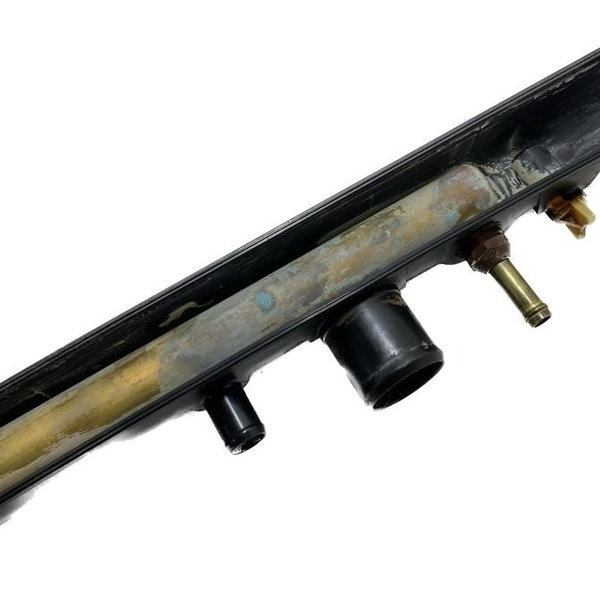 Caixa Inf Radiador Toyota Hilux Sw4 3.0 Automatica 05/15