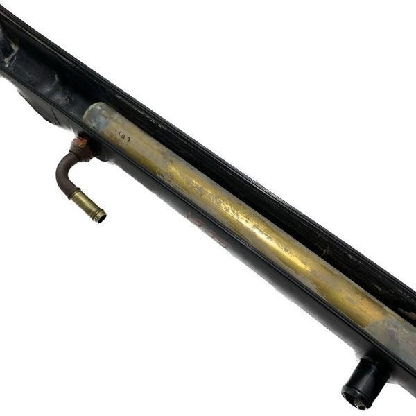 Caixa Inf Radiador Toyota Hilux Sw4 3.0 Automatica 05/15