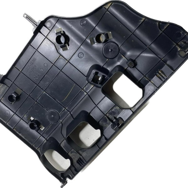 Acab. Inf Porta Luvas Toyota Corolla Cross 21/23 Cx591