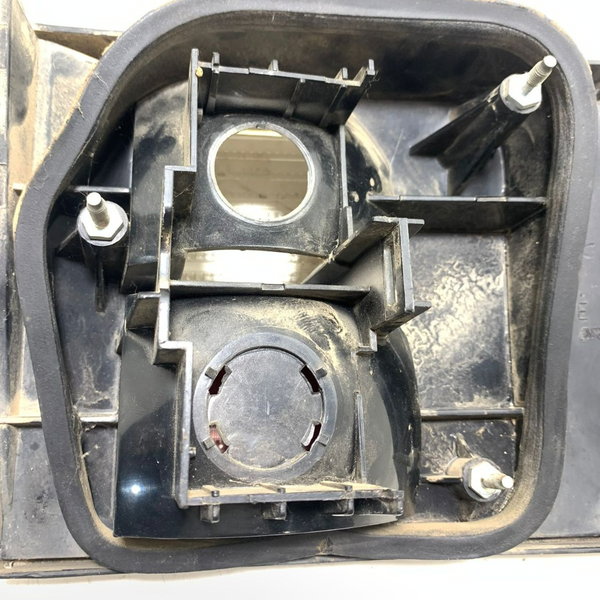 Lanterna Esquerda Capô Volkswagen Santana 91/97 Cx340 Esquerdo