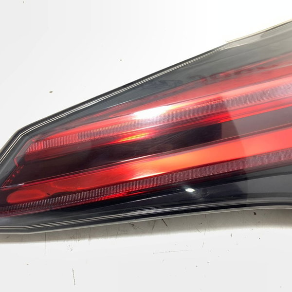 Lanterna Direita Capô Toyota Rav4 17/18 Cx561 Direito