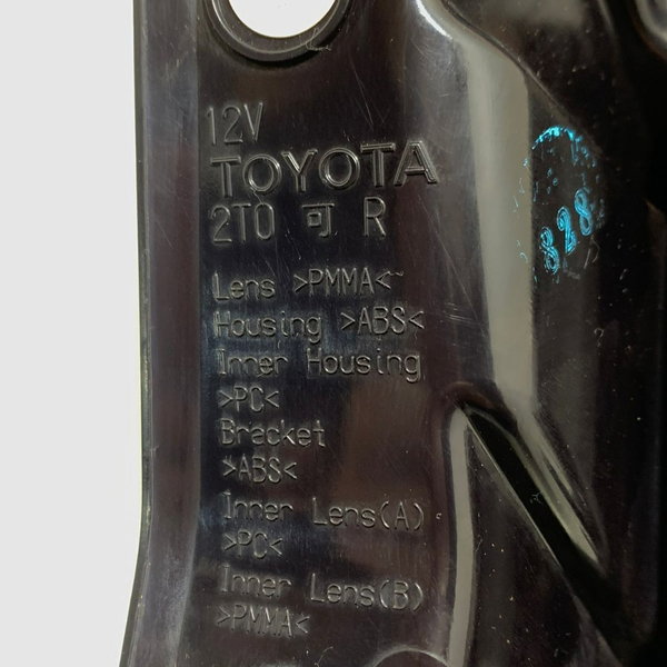 Lanterna Direita Capô Toyota Rav4 17/18 Cx561 Direito