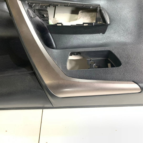 Forro Porta Traseira Direita Toyota Rav4 17/18