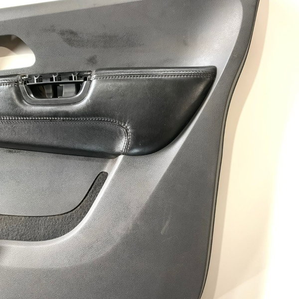 Forro De Porta Dianteiro Direito Volkswagen Amarok 2013/2016