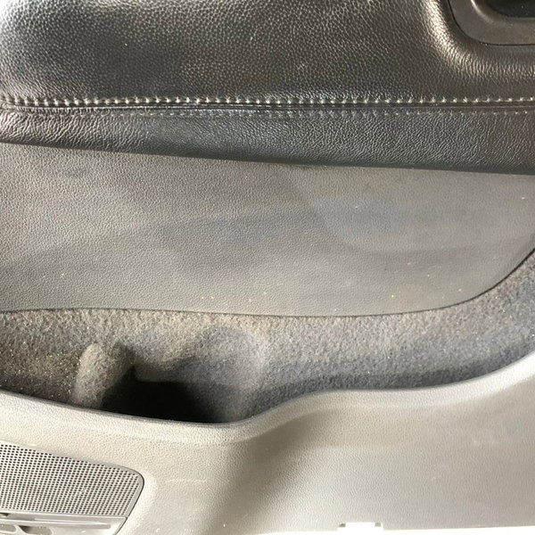 Forro De Porta Dianteiro Direito Volkswagen Amarok 2013/2016