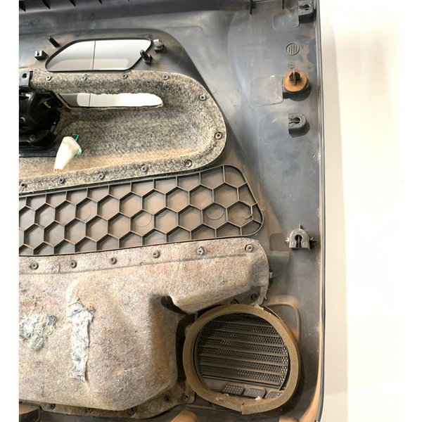 Forro De Porta Dianteiro Direito Volkswagen Amarok 2013/2016