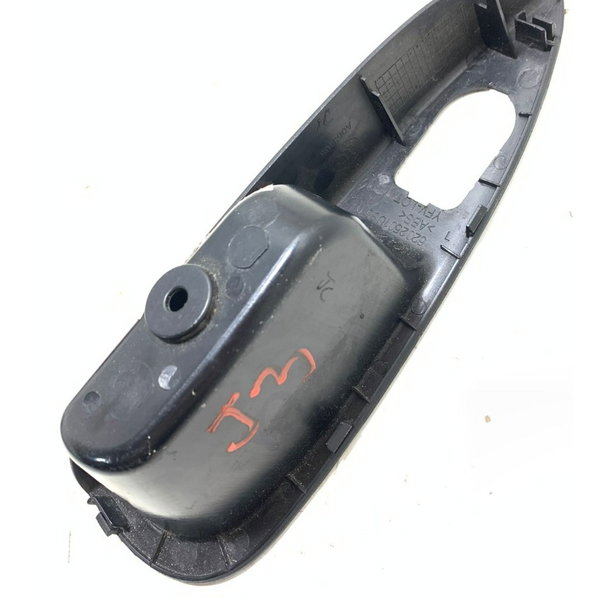 Moldura Botão Vidro Traseiro Esquerdo Jac J3 2011/2013 Cx330