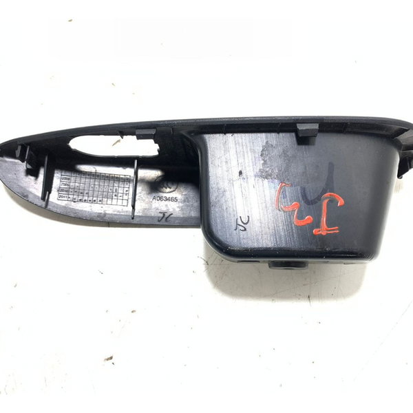 Moldura Botão Vidro Traseiro Esquerdo Jac J3 2011/2013 Cx330