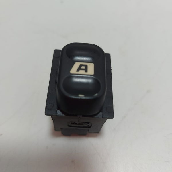 Botão Vidro Elétrico Peugeot Partner 1.6 2011 L.e (cx15)