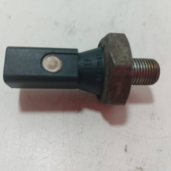 Sensor Pressão Óleo Jeta/passat/ Golf/ 2011 (06a9190) (cx39)
