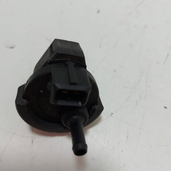 Válvula  Canister Bmw E24/e30/e31 (1717292) (cx38)