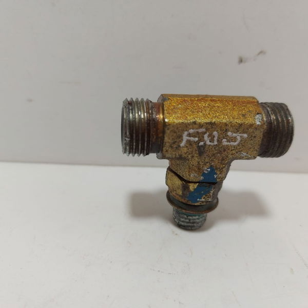 Conexão Tee Bloco Motor Cummins Isf 3.8 9-160 2013 Cx141