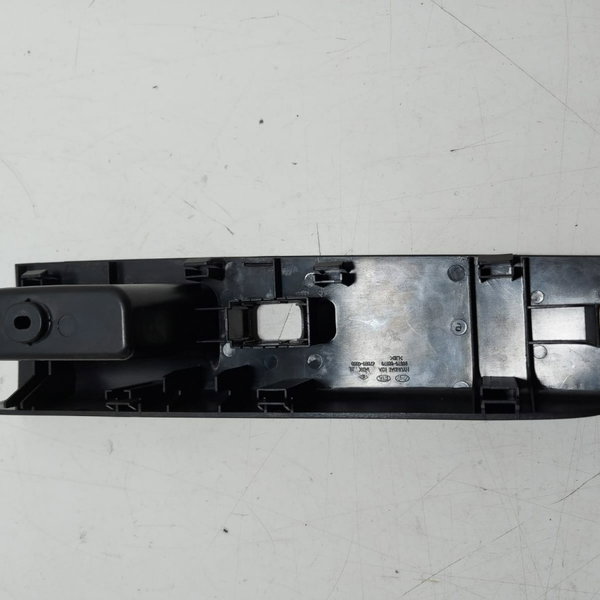 Moldura Botão Vidro Elétrico Porta D.d Sorento 2008 Cx87